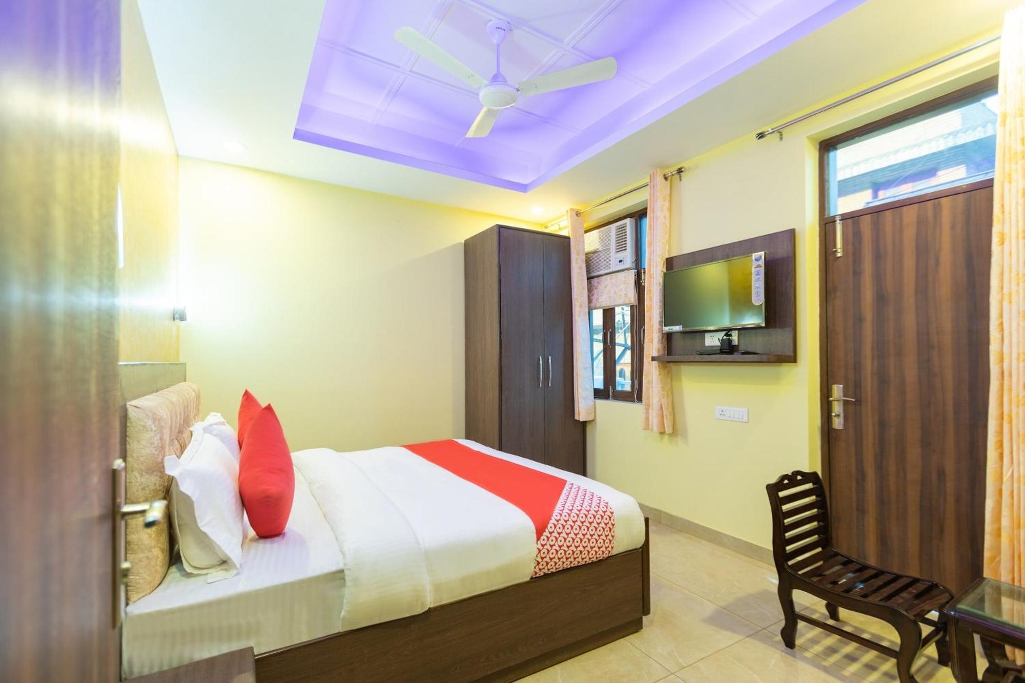 Super Oyo Hotel O Red Stone Inn Нью-Делі Екстер'єр фото