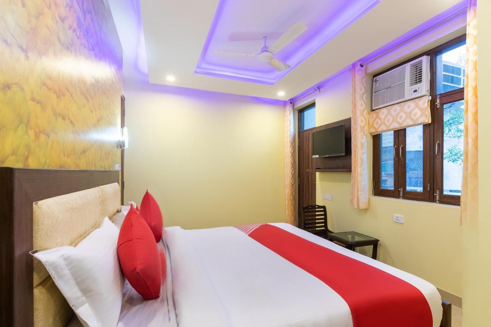 Super Oyo Hotel O Red Stone Inn Нью-Делі Екстер'єр фото