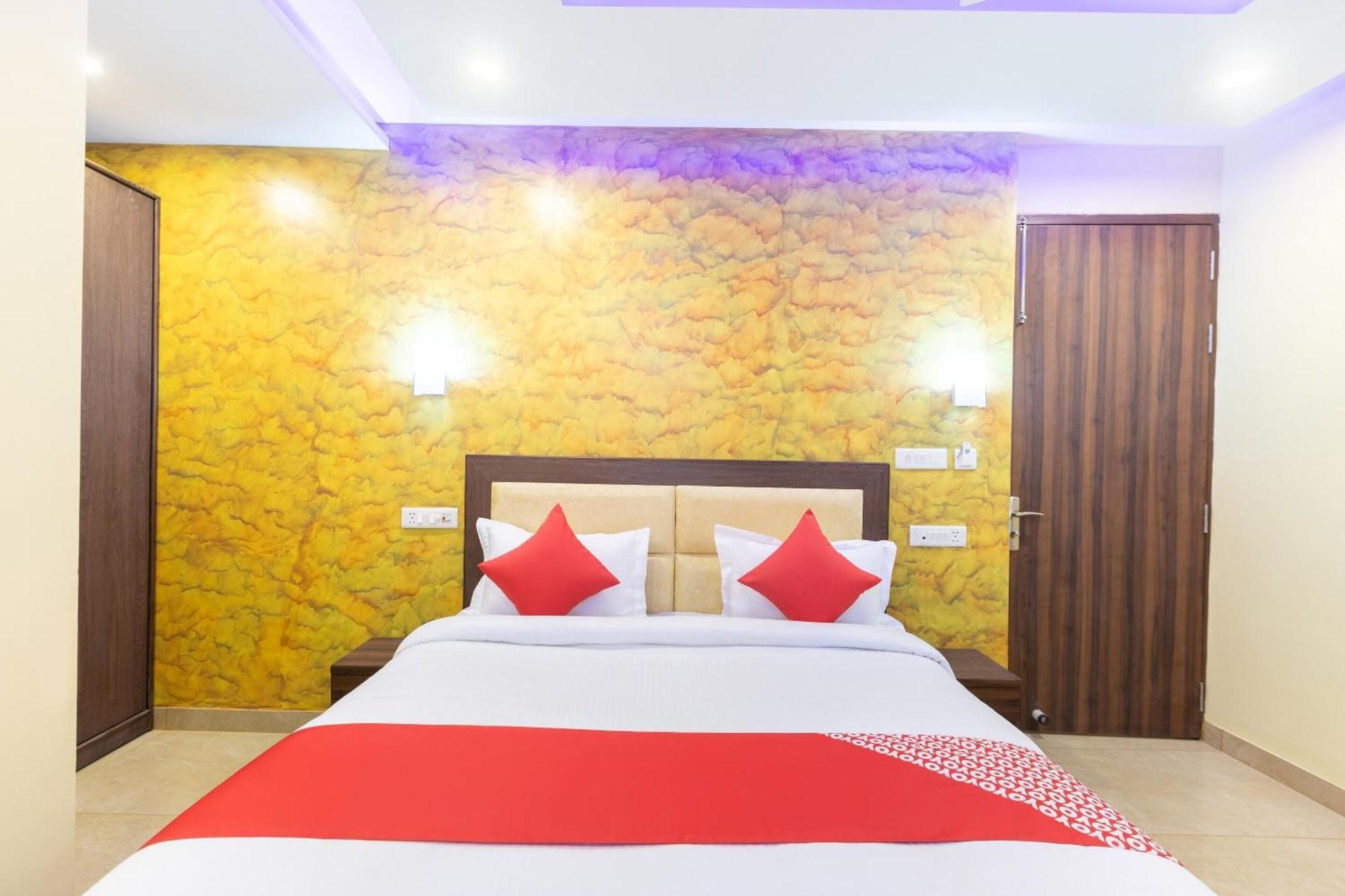 Super Oyo Hotel O Red Stone Inn Нью-Делі Екстер'єр фото
